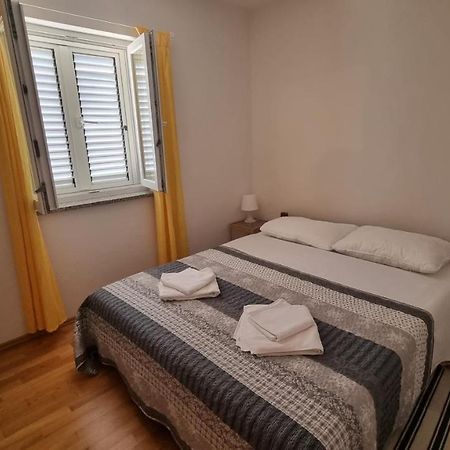 Apartments Miki Pag Town Kültér fotó