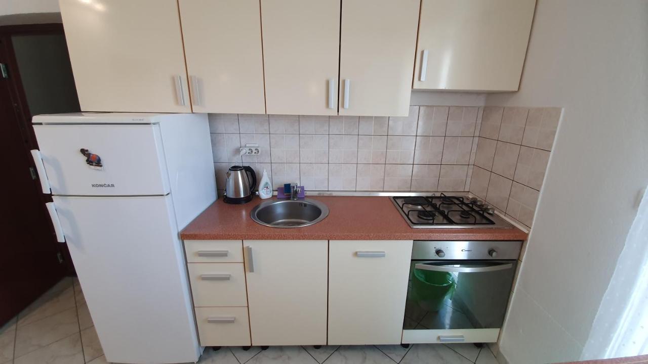 Apartments Miki Pag Town Kültér fotó