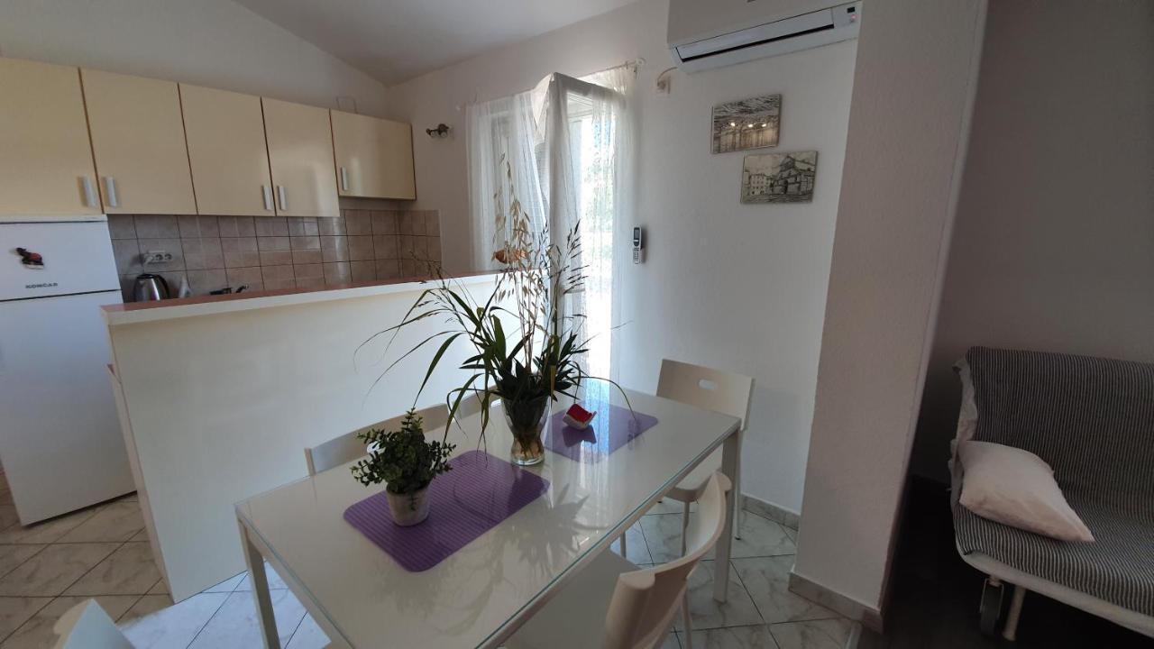 Apartments Miki Pag Town Kültér fotó