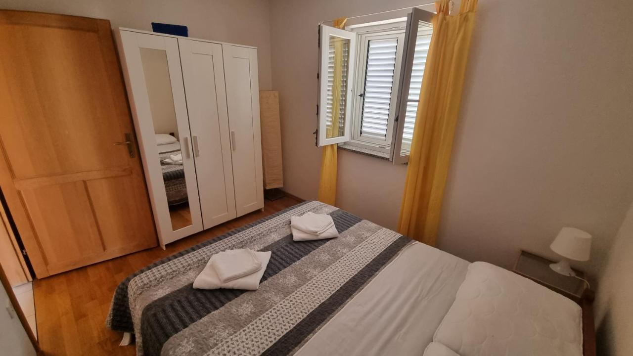 Apartments Miki Pag Town Kültér fotó