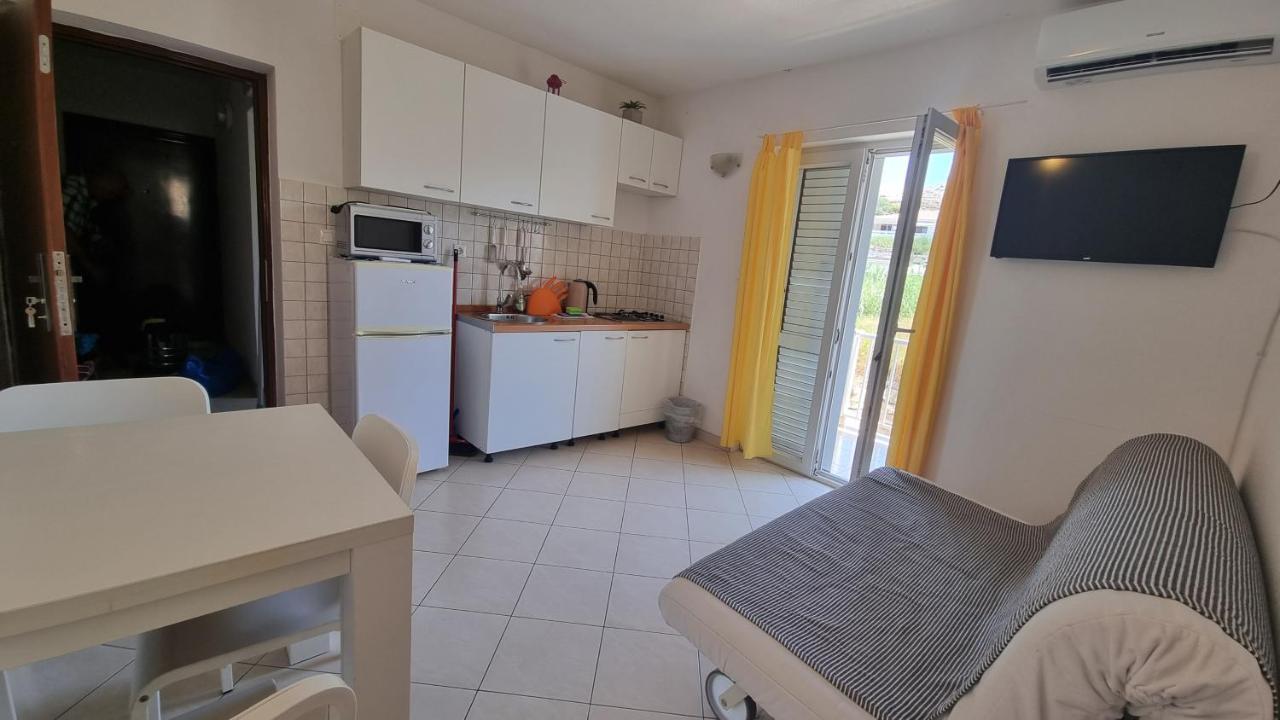 Apartments Miki Pag Town Kültér fotó